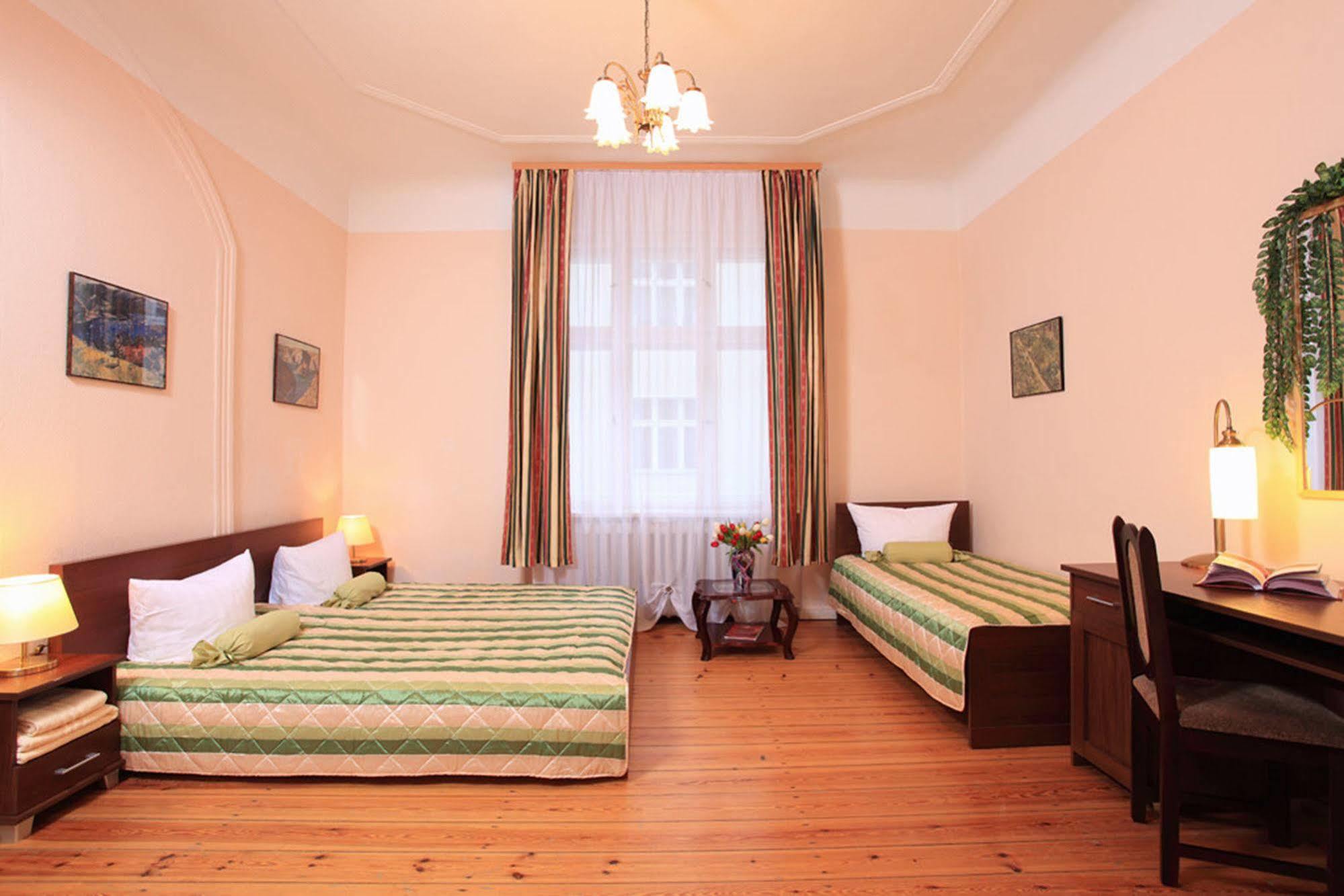 Hotel Central Inn Am Hauptbahnhof Pension Berlin Extérieur photo